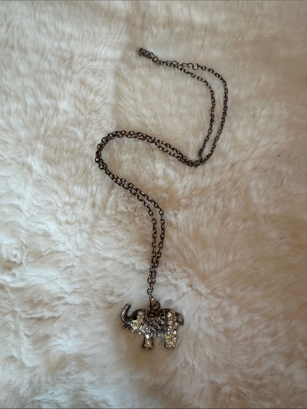 Elephant Pendant Necklace [with chain]